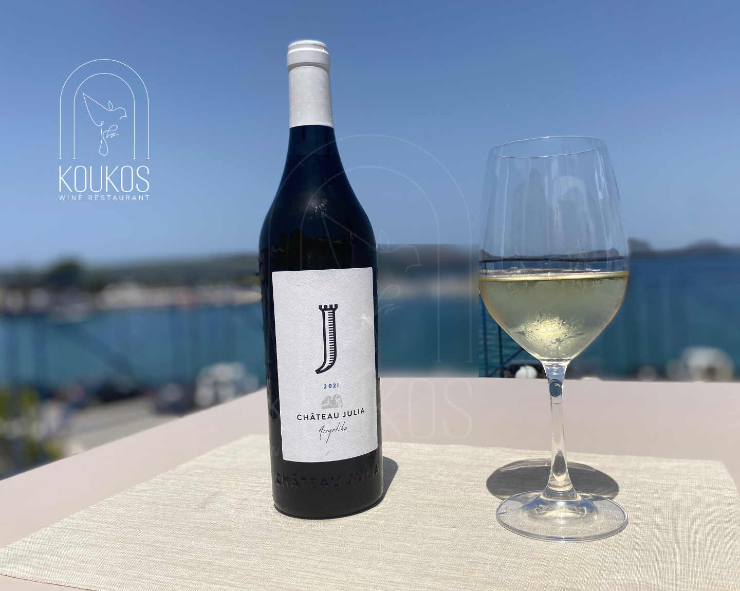 Λίστα κρασιών στο εστιατόριο Τζούλια-κούκος